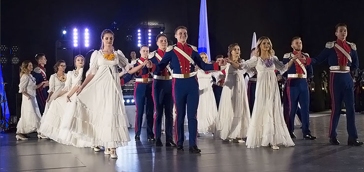 Zobacz, jak podczas Studniówki bawili się maturzyści III LO