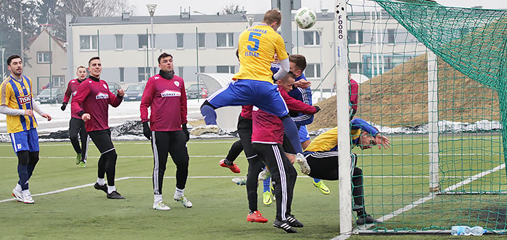 Olimpia pokonuje w sparingu GKS Przodkowo. Wygraną zapewniły dwie bramki obrońcy