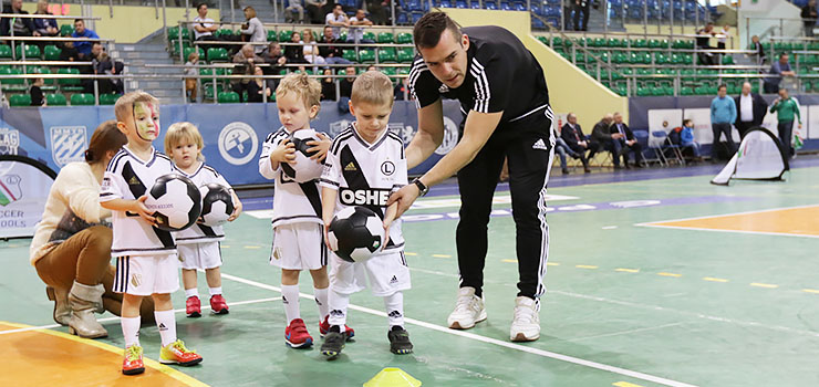 Legia Warszawa otworzya w Elblgu swoje pikarskie przedszkola. Zobacz zdjcia z pierwszych zaj