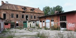 Czy ESWiP uratuje przed ruin� budynki przy Stawid�owej? Stowarzyszenie chce je zaadaptowa� na nowe cele