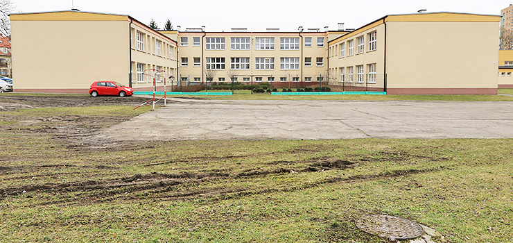 Pomog wybudowa plac zabaw dla niepenosprawnych dzieci