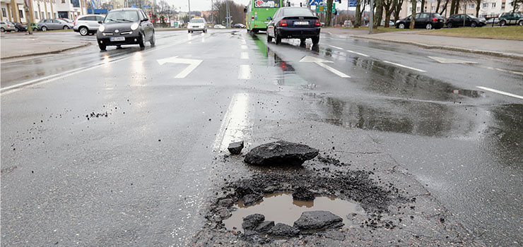 Kto odpowiada za taki stan jezdni? Uważaj kierowco na Piłsudskiego możesz stracić koło!