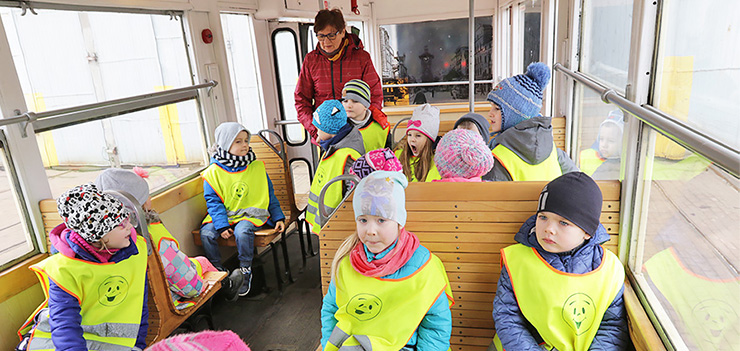 Nie ma to jak przejażdżka zabytkowym tramwajem. Maluchy z wizytą w zajezdni
