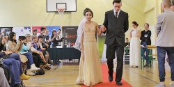 M�odzi fryzjerzy pokazali, co maj� w g�owie. Najlepsi zawalcz� o Bursztynowy grzebie�