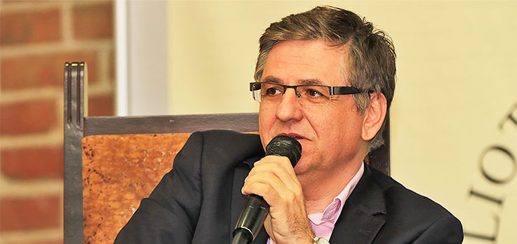 Dziennikarz Roman Czejarek zdradzi kulisy pracy w radiu i telewizji
