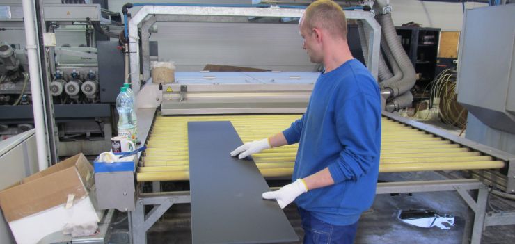 Aresztanci nie próżnują? W Elblągu zatrudniani są w lokalnych firmach i pracują charytatywnie