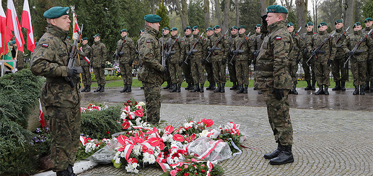 "Szczytem głupoty i naiwności jest zaufanie do władz Rosji". 77. rocznica zbrodni katyńskiej