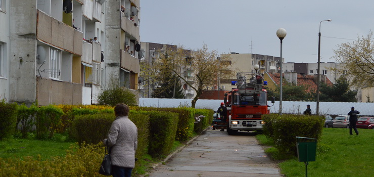 Tragedia przy Kasprzaka na Zawadzie. Kobieta wypadła z okna siódmego piętra