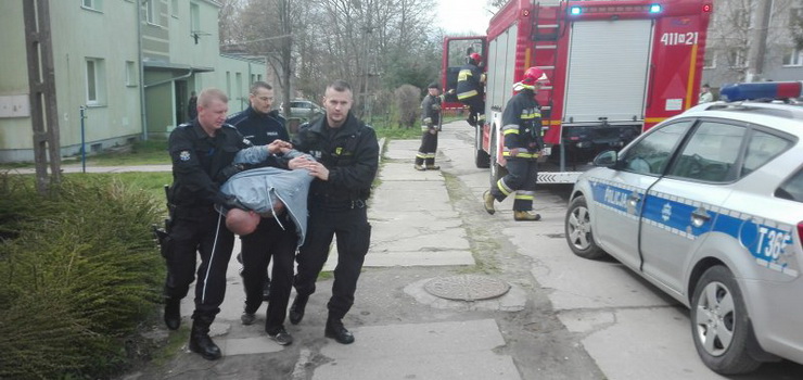 Znęcał się nad matką. Kobieta uciekając przed synem skoczyła z pierwszego piętra