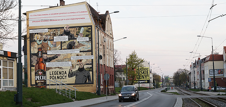 Specjal(ny) mural powsta na budynku przy Browarnej.  Przedstawia histori o zocie z Elblga