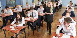 Do matury przyst�pi�o prawie 1500 uczni�w. Dzi� mierz� si� z j. polskim