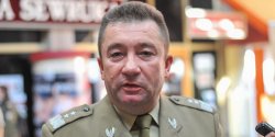 By�y dow�dca 16 PDZ gen. Leszek Surawski  Naczelnym Dow�dc� Polskich Si� Zbrojnych