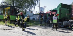 Grunwaldzka: Zderzenie tramwaju z samochodem ci�arowym 