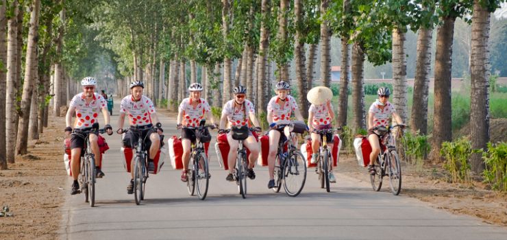 Jadą na rowerach dookoła świata. Elbląg będzie pierwszym przystankiem na ich trasie