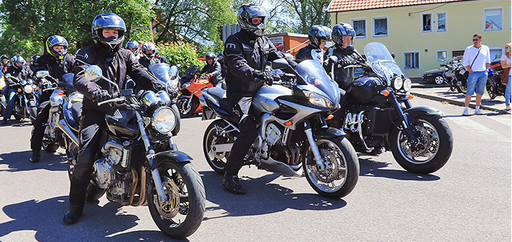 Motocyklowy zawrót głowy w Tolkmicku. Fani dwóch kółek opanowali Wysoczyznę Elbląską