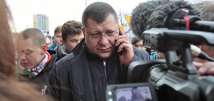 Stonoga nie uniknie przesłuchania w sprawie znieważenia elbląskiego prokuratora. Wcześniej był z tym problem