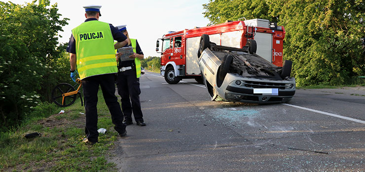 Dachowanie na Mazurskiej. Kierowca młoda kobieta odwieziona do szpitala