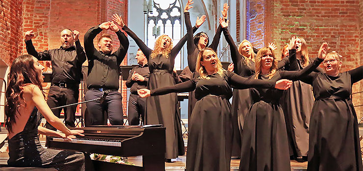 „Ten chór jest wspaniałą wizytówką miasta”. Za nami koncert Chóru Cantata z udziałem Agaty Steczkowskiej