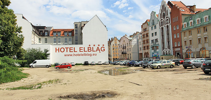 Teren przy Bednarskiej wystawiony na sprzedaż. Prezydent Wróblewski: Mamy inwestora, który chce wybudować parking