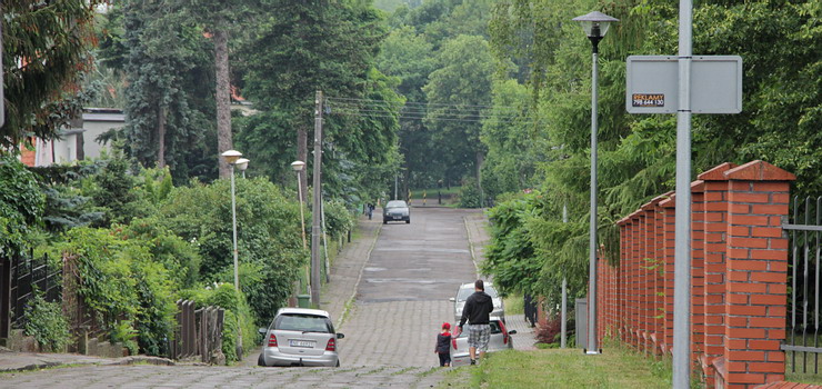 Na Toruńskiej wysłużone lampy świecą tak, jakby ich nie było. Kiedy to się zmieni?
