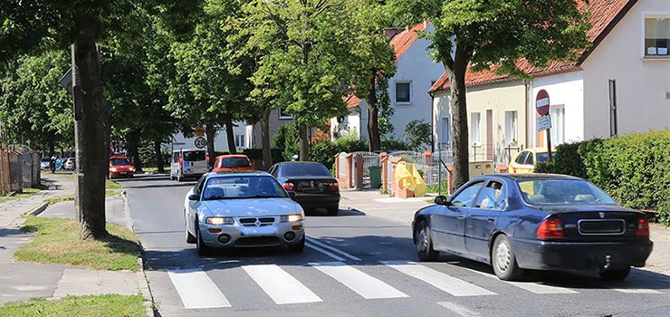 Cicha ulica zmieniła się w arterię. Mieszkańcy Moniuszki chcą odrobiny spokoju, mają rację?