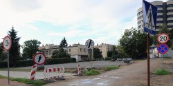 Przy ul. Karowej powstaje nowy ukad komunikacyjny i parking - zobacz zdjcia