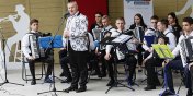 Modzi akordeonici przyjechali z Litwy, aby zagra dla elblan. Koncert w Baantarni