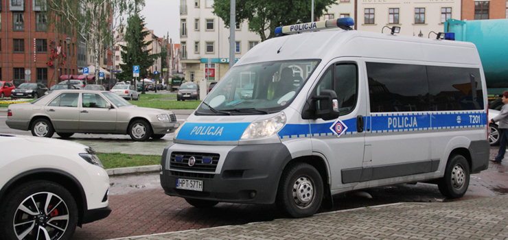 Potrącenie na przejściu przy placu Słowiańskim. Kierowca odjechał z miejsca zdarzenia