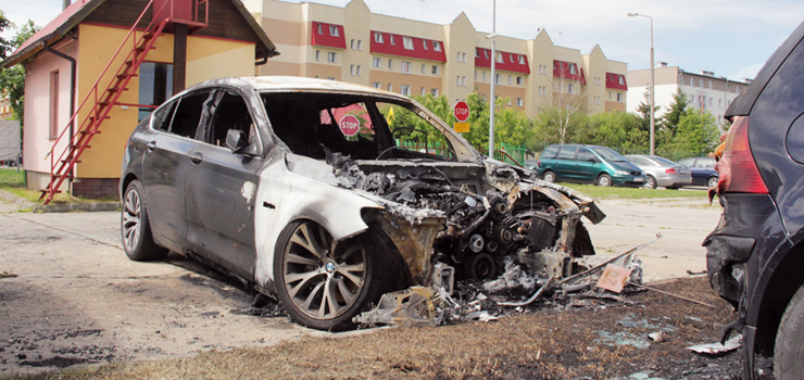 Nocny poar samochodu Za Politechnik. Doszcztnie spono bmw