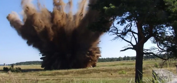 Miała 2 metry i ważyła 500 kg. Zobacz film z detonacji bomby z czasów II wojny światowej