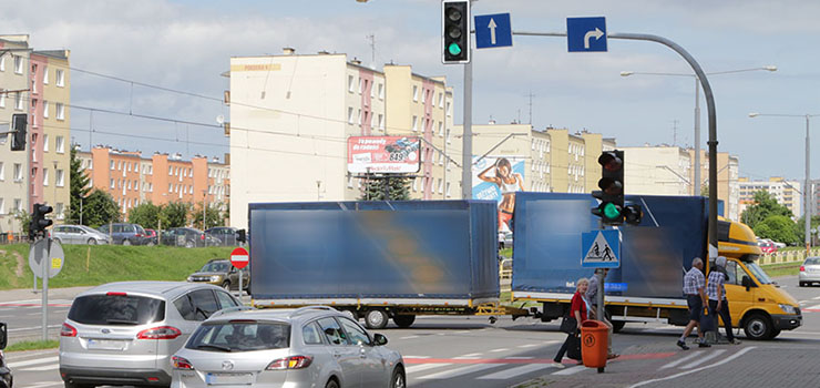 Na tym skrzyżowaniu jazda na żółtym i czerwonym świetle to norma. "Tylko czekać na tragedię"