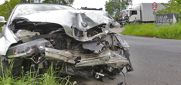 Grone zderzenie ciarwki z bmw na Mazurskiej