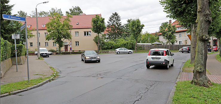 Elbląski "Trójkąt Bermudzki". Jak należy poruszać się po skrzyżowaniu Pionierskiej z Beniowskiego?