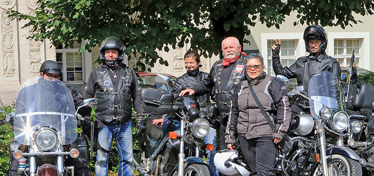 Motocykliści z Zielonej Góry wsparli manifestujących pod sądem elblążan