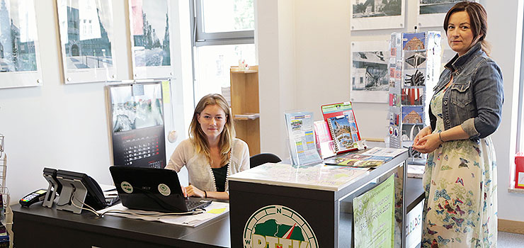 Turystów jest coraz więcej, ale do Elbląga przyjeżdżają tylko na chwilę