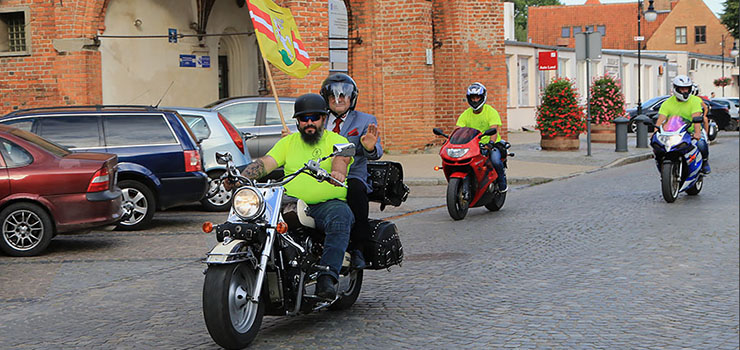 Piknik miłośników motoryzacji w Pasłęku – nasza fotorelacja