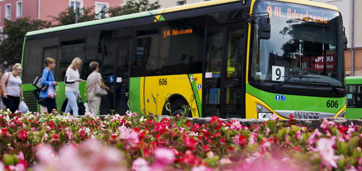 W poniedziaek autobusy i tramwaje jedzi bd wedug sobotnich rozkadw