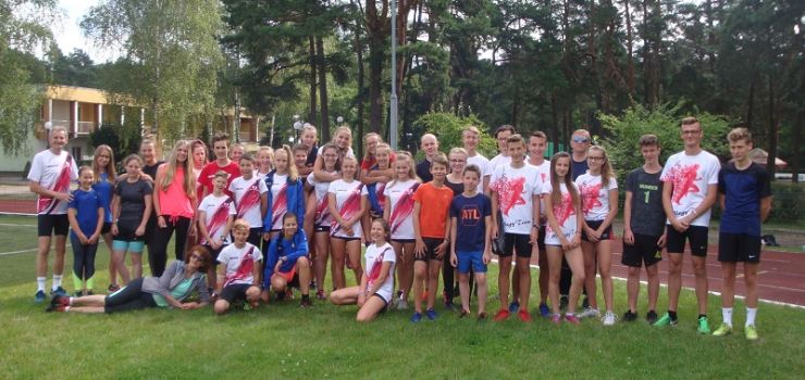 Sportowe wakacje lekkoatletw w Wgrowcu