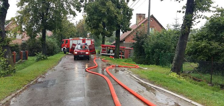 Na Żuławach przybywa wody. Strażacy interweniowali już kilkanaście razy
