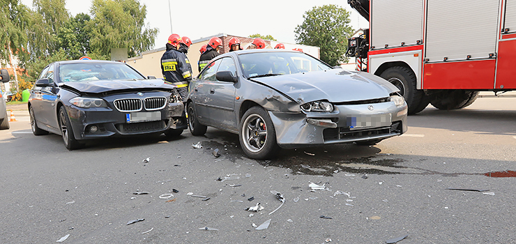 Zderzenie mazdy z bmw na Malborskiej. Jedna osoba trafia do szpitala