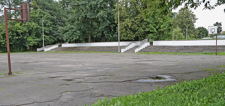 „300 mln zł zostało rozdysponowane,ale nic nie trafi do Elbląga". Nie musimy rozwijać szkolnej infrastruktury sportowej?