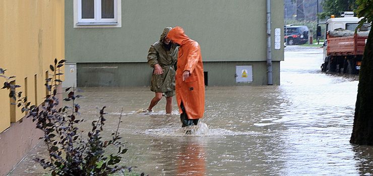 Usuwanie skutkw podtopie. Gdzie zgosi si po pomoc?