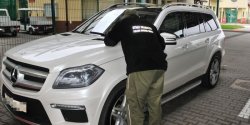 Rosjanin pr�bowa� wjecha� do Polski skradzionym mercedesem