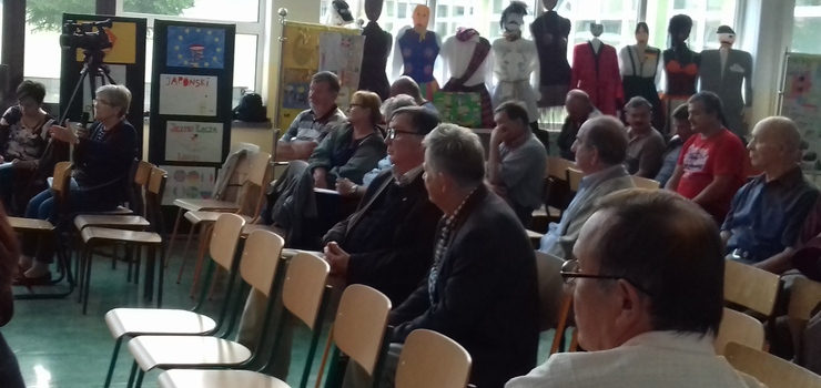 Notorycznie zalewane piwnice, chodniki pamiętające lepsze czasy... Mieszkańcy Rakowa na spotkaniu z Prezydentem