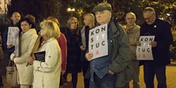 "To jedyne co mo�emy teraz zobi�". Protest przed s�dem