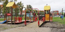 Zabawa bez barier. W Elbl�gu powsta�y integracyjne place dla dzieci