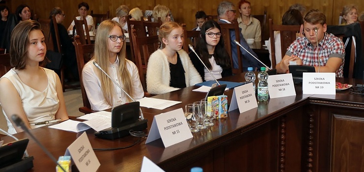 Nowe boisko przy SP nr 21, park planszówek... pomysły młodych "radnych" zostaną zrealizowane?