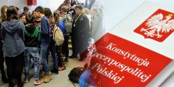 Konstytucja w kadej elblskiej szkole? Tego domaga si radny