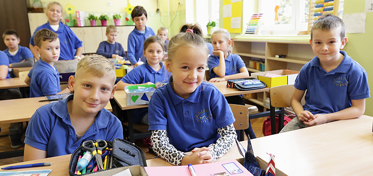 W mundurku czy na luzie... jakie stroje obowiązują w elbląskich szkołach?