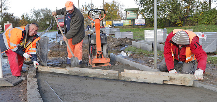 Odrodzenia pójdziemy bez potknięć. Ten chodnik na remont czekał od dawna!